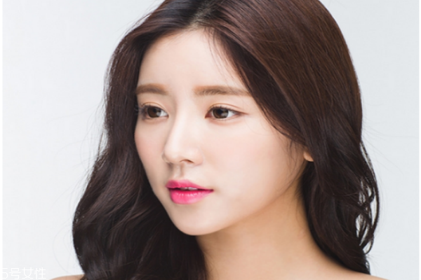 玫瑰粉口红适合黄皮吗,黄皮适合玫红色的口红吗