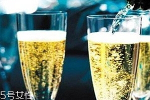 怎么自制葡萄酒的正确方法,葡萄酒怎么做? 怎么自制葡萄酒的正确方法,葡萄酒怎么做?