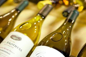 白葡萄酒需要放冰箱吗,葡萄酒能放冰箱吗