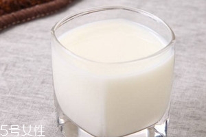 羊奶粉可以加蜂蜜吗?,羊奶能不能加蜂蜜