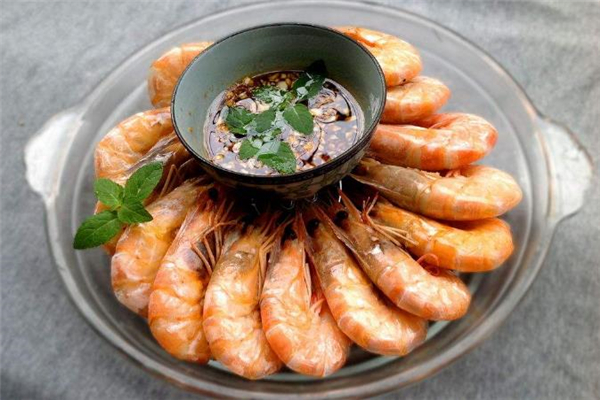 虾的头部哪里不能吃,虾头里什么不能吃