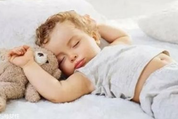 睡前饮食要注意(睡前不宜吃什么)