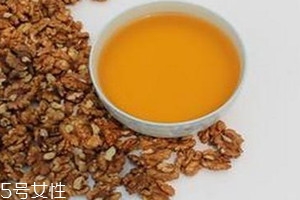 七个月宝宝核桃油一次吃多少,核桃油一次吃多少 七个月宝宝核桃油一次吃多少,核桃油一次吃多少