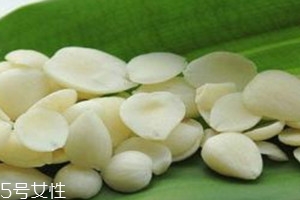 山杏仁怎么吃,吃山杏仁有什么作用