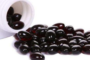 蜂胶为什么是黑色的块状,蜂胶有黑色的吗