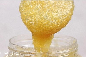土蜂蜜的功效和作用,土蜂蜜的美容功效 土蜂蜜的功效和作用,土蜂蜜的美容功效