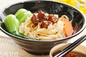 刀削面的卤子怎么做,刀削面的卤子怎么做视频