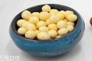 芡实有几种颜色,芡实是什么颜色