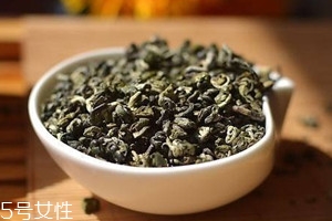 碧螺春泡出来是什么颜色,碧螺春泡出来的样子