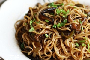 鸡蛋虾子面,鸡蛋虾子面条