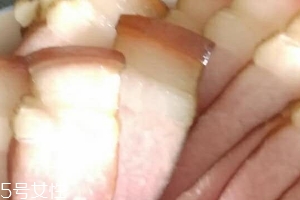 烟熏腊肉怎么清洗干净,烟熏腊肉怎么熏制