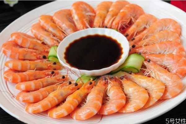 水煮基围虾要煮几分钟,煮基围虾开水煮几分钟