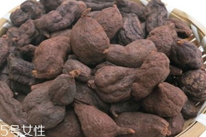 一斤白酒泡多少何首乌最好,何首乌泡酒用多少克