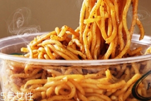 车仔面和乌冬面的区别,车仔面和乌冬面哪个更好吃