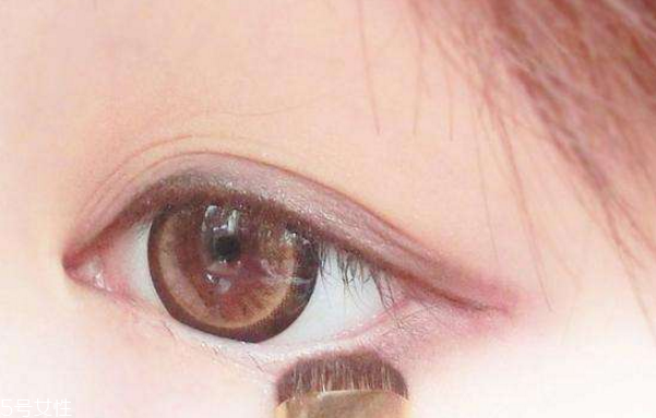 眼线怎么画眼睛显大,怎样画眼线显眼睛大