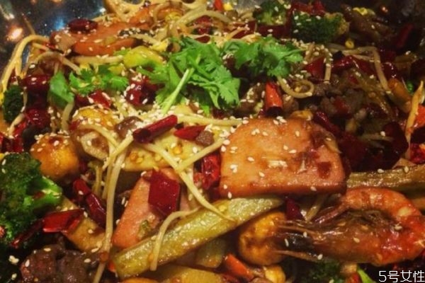 麻辣香锅正宗做法,如何自制麻辣香锅底料