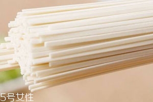 龙须挂面怎么做好吃视频,龙须挂面怎么做好吃又简单