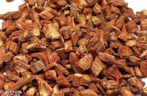 服用丹参会上火吗,人参是上火还是下火