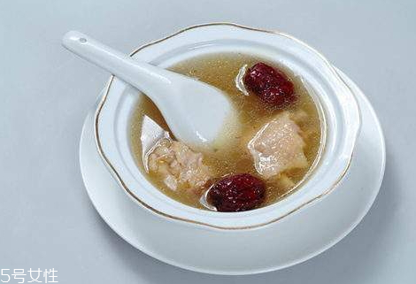 沙参可以和香菇一起炖排骨吗,沙参炖排骨的做法大全