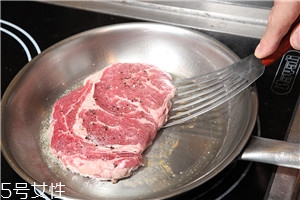 五分熟牛排怎么煎,5分熟牛排要煎几分钟