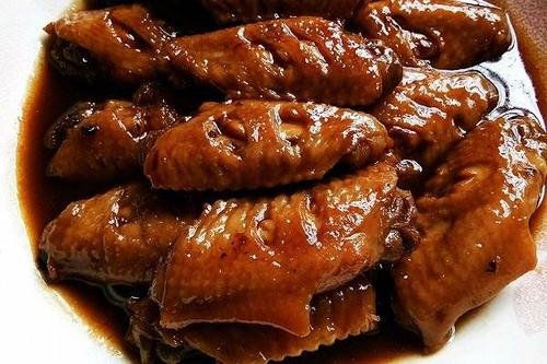 鸡翅炖久了会老吗,鸡翅炖多久才会软烂