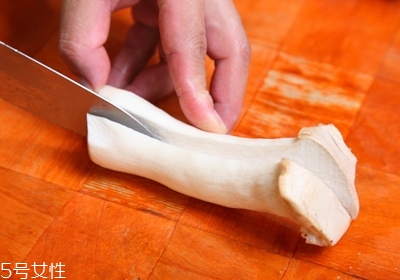 杏鲍菇的切法怎么切,杏鲍菇的做法大全