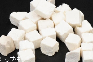 茯苓可以泡水喝吗?有药效吗?,酸枣茯苓茶的功效是什么