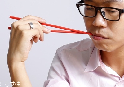 使用筷子的十二大禁忌,使用筷子禁忌