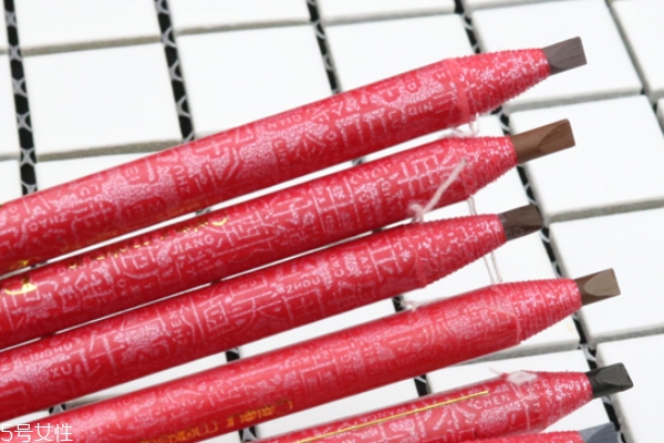 眉笔扁平的好用还是三角的,三角形头的眉笔正确用法 眉笔扁平的好用还是三角的,三角形头的眉笔正确用法