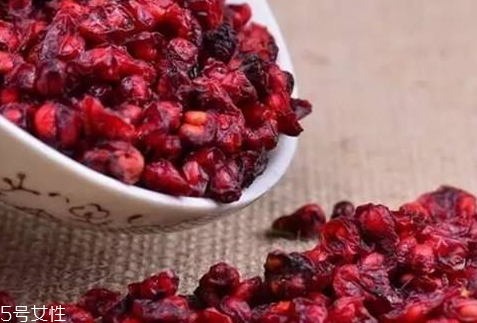 五味子和枸杞泡酒方法,五味子和枸杞子怎样泡酒