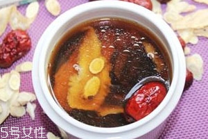 黄芪可以和红枣一起泡水吗?,黄芪和红枣可以一起泡水喝吗