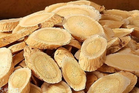 黄芪和西洋参泡水用量,黄芪可以搭配西洋参泡水喝吗