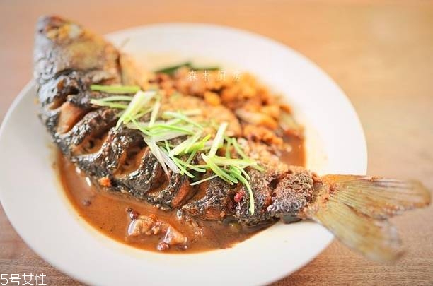 煎鱼不粘锅的技巧,如何煎鱼不会粘锅