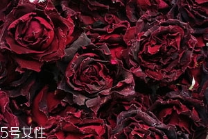 买玫瑰花茶选什么样的好,饮用玫瑰花有什么功效