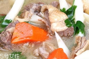 羊肉火锅配什么菜最好,羊肉火锅加什么菜好吃 羊肉火锅配什么菜最好,羊肉火锅加什么菜好吃