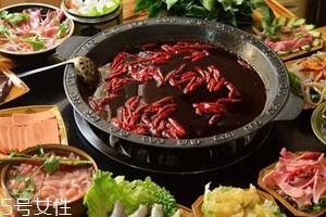 涮羊肉用什么火锅底料,羊肉火锅用什么羊肉比较好
