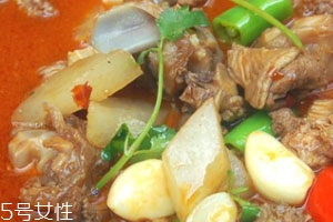 羊肉火锅用什么配料好,羊肉火锅用什么配料才好吃?