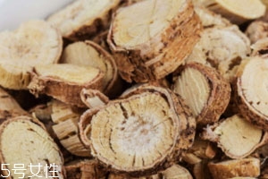 牛大力能泡水喝吗,牛大力能泡水喝吗牛大力泡茶喝能壮阳吗