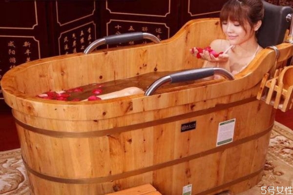 泡澡需要注意什么(泡澡需要注意什么)