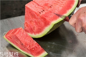 怎么切西瓜好看,西瓜怎么切好看又方便