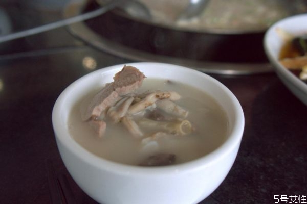 羊肉汤放什么最鲜美好吃吗?,羊肉汤放什么配料好喝