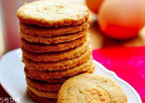 全麦饼干吃了会胖吗,全麦粗粮饼干会胖吗