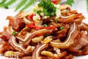 猪耳朵不能和什么一起吃吗,猪耳朵不能和什么一起吃香哈