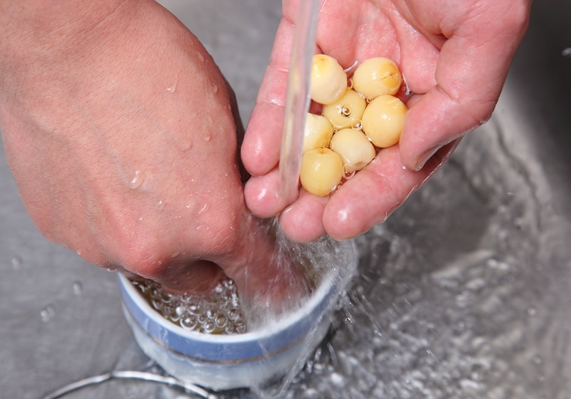 莲子汤的做法,新鲜莲子怎么煮才会软糯