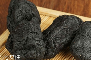 熟地黄是治阴虚还是阳虚,熟地黄是热性还是凉性的 熟地黄是治阴虚还是阳虚,熟地黄是热性还是凉性的