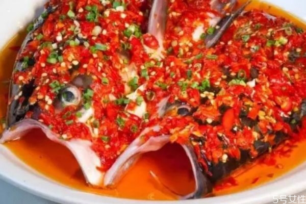 剁椒鱼头怎么样做,剁椒鱼头 最正宗的做法 剁椒鱼头怎么样做,剁椒鱼头 最正宗的做法