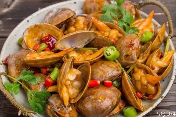 吃花蛤要注意什么呢(吃花蛤的禁忌)