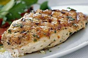 鸡胸肉是鸡的哪个部位的肉,鸡胸肉是鸡的哪个部位图解