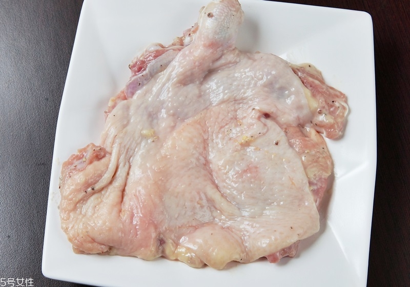 泰式椒麻鸡的做法,整个麻椒鸡的正宗做法