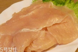 鸡胸肉热量是多少大卡,一天三餐吃鸡胸肉可以减肥吗